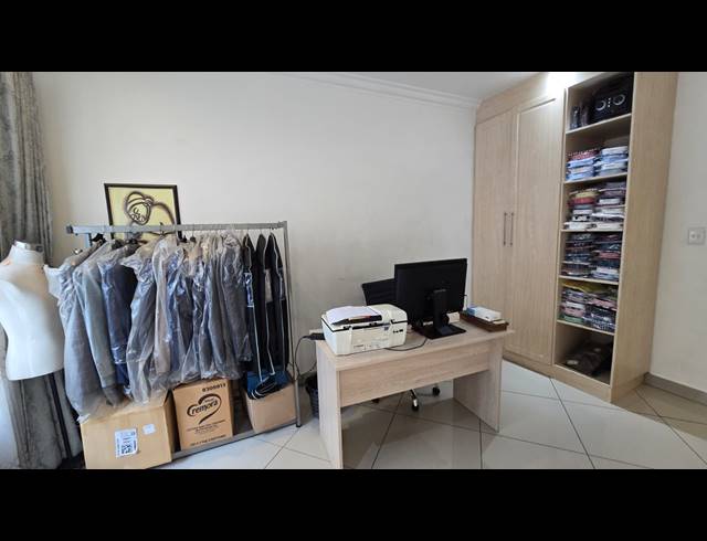 4 BEDROOM FREEHOLD FOR SALE IN SOUTH CREST